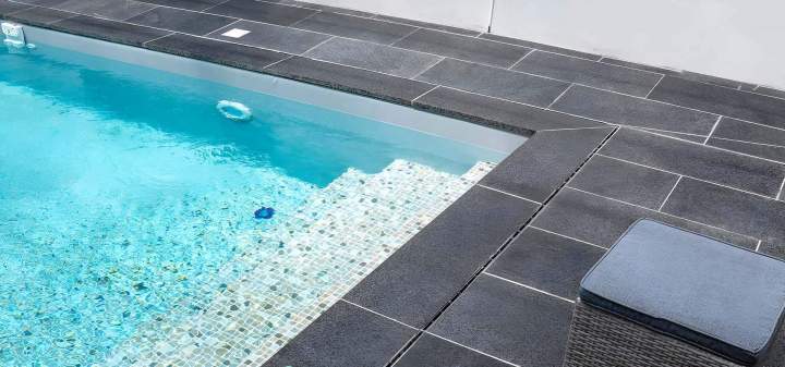 Misez pour une pose de carrelage afin de sublimer votre espace extérieur à Nîmes