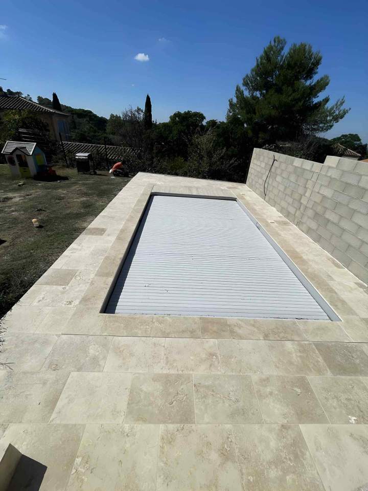 Carrelage de piscine Nîmes