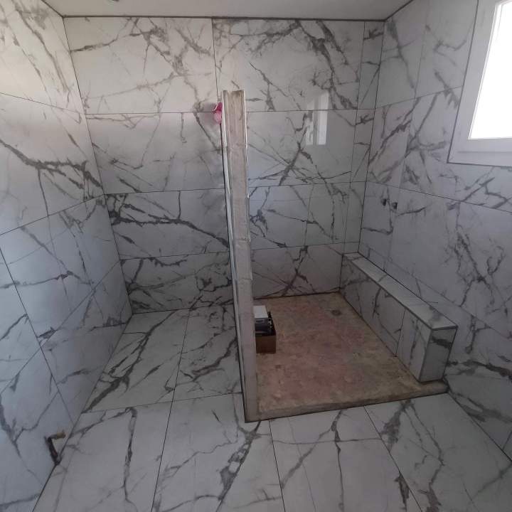 Pour revêtir les murs des cuisines et des salles de bains