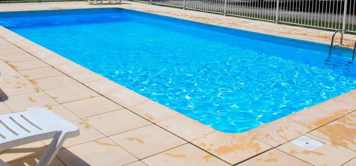Pose de carrelages de piscine Nîmes