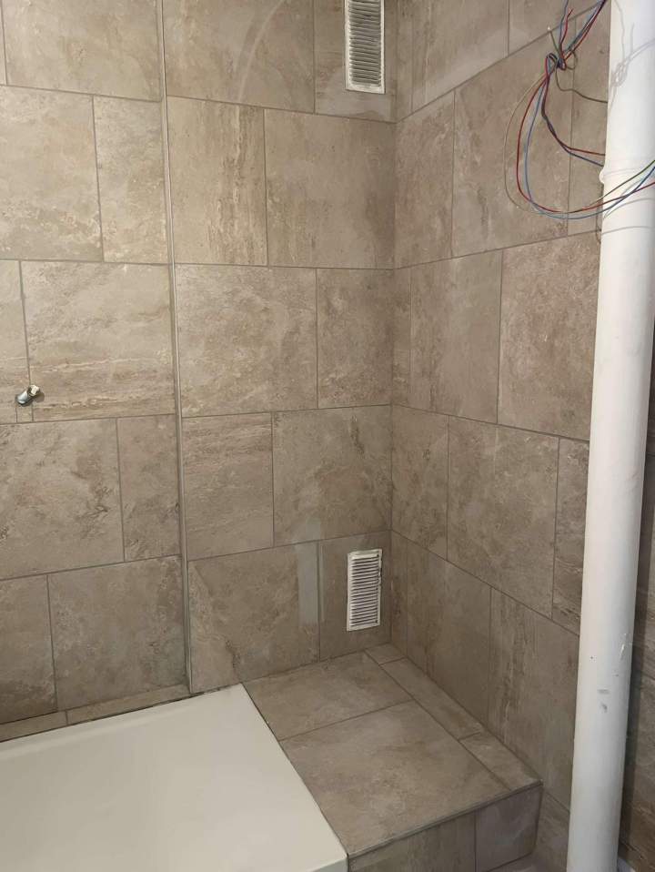 Carrelage mural Nîmes