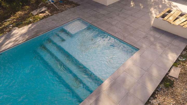 Pose de carrelages de piscine Nîmes